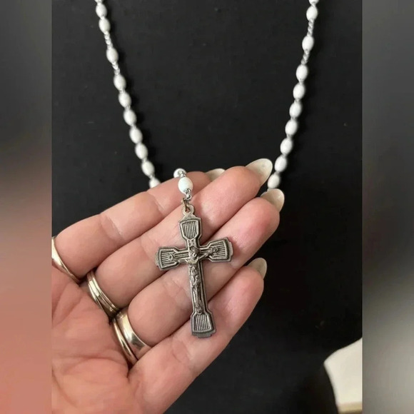 Estate Bundle | Rosary + Saint Anthony Prayer Necklaces - Picture 5 of 8